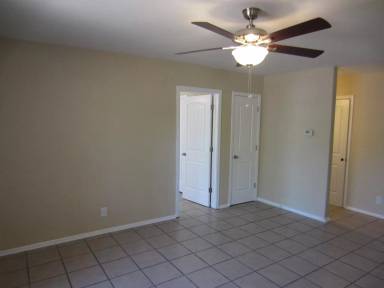 Main picture of 2216 N Treat Ave