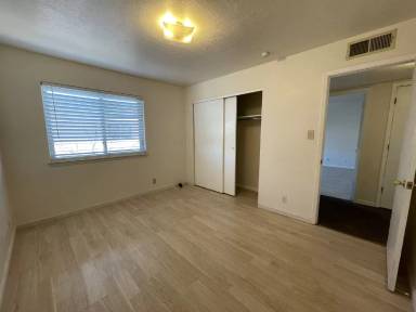 Main picture of 3617 Wellesley Dr NE