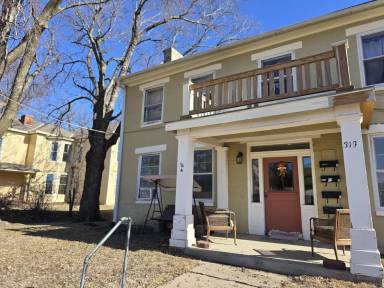 Main picture of 313 S Pleasant St
