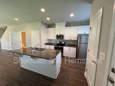 Main picture of 666 Dobhill Ln