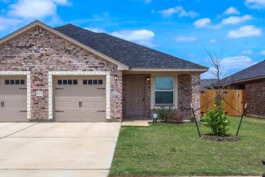 Main picture of 6203 Twisted Leaf Ln