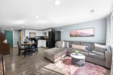 Main picture of 1101 E Stiner Ave