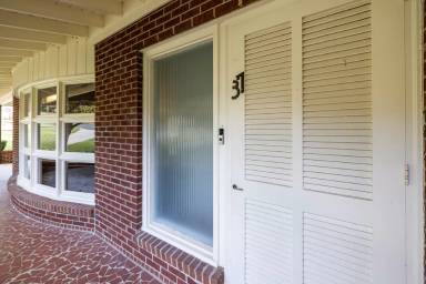 Main picture of 37 Poplar St
