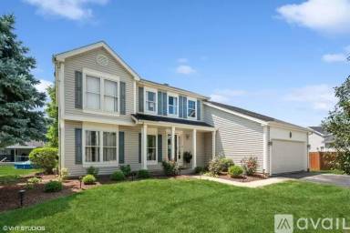 Main picture of 8 Pebble Ct