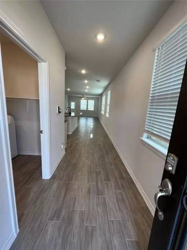 Main picture of 121 Nettletree Dr