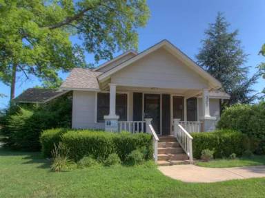 Main picture of 323 W A St