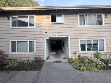 Main picture of 12510 18th St NE
