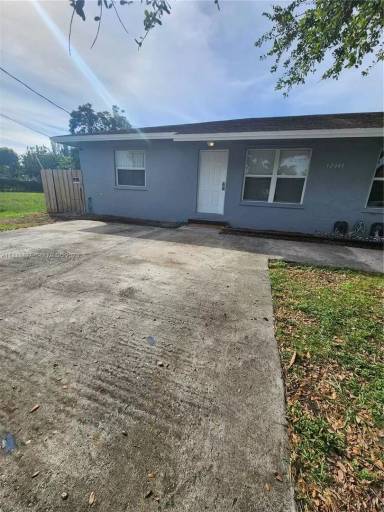 Main picture of 12040 SW 214th Ter