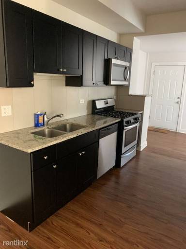 Main picture of 3555 W Lawrence Ave