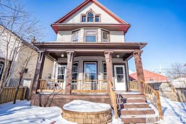 Main picture of 3161 Vernon St
