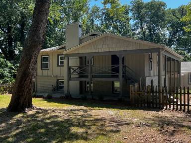 Main picture of 201 Forest Dr