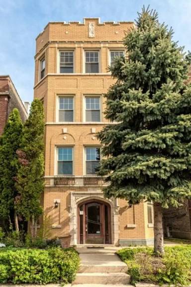 Main picture of 2720 W Winnemac Ave