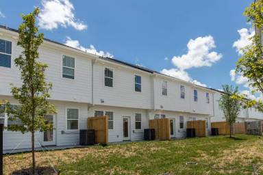 Main picture of 125 High Park Cir