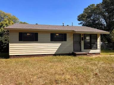 Main picture of 216 Meadow Park Dr