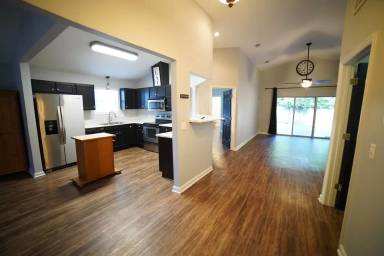 Main picture of 1519 China Grove Trl