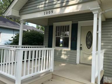 Main picture of 1009 Brown Ave