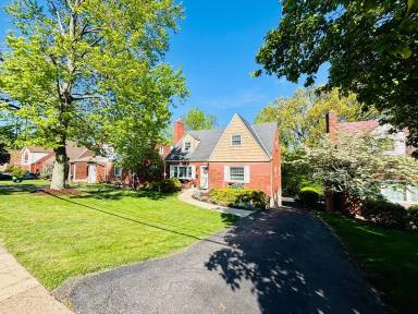 Main picture of 217 Roycroft Ave