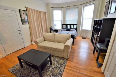Main picture of 589 Beacon St