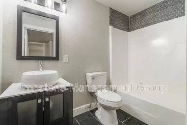 Main picture of WHITE OAKS APARTMENTS