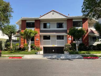 Main picture of 301 W Loraine St