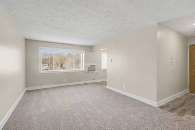 Main picture of 3711 Henry St