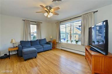 Main picture of 393 Benefit St