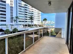 Main picture of Nine Island Avenue