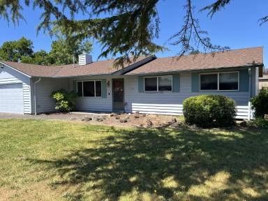 Main picture of 2273 SW 8th Dr