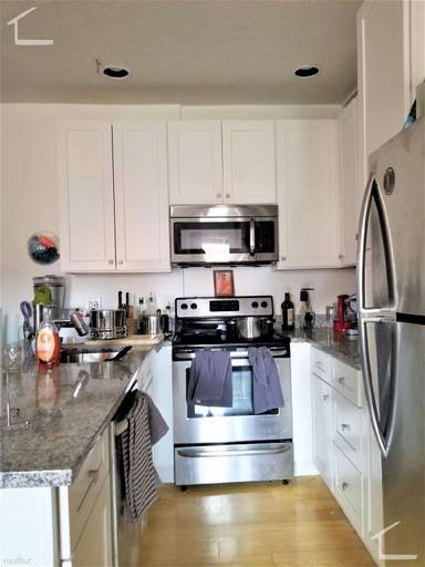 Main picture of 610 Columbus Ave