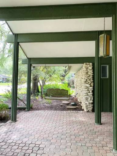 Main picture of 304 Brookview Dr