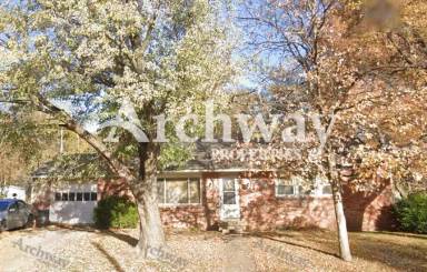 Main picture of 615 N 82nd St