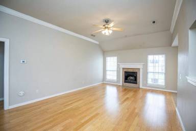 Main picture of 518 Topaz St