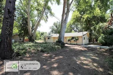 Main picture of 19297 E Niles Ln