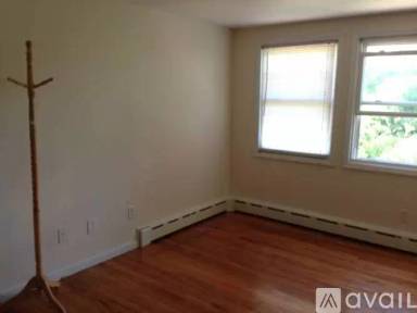Main picture of 20 Cedar St