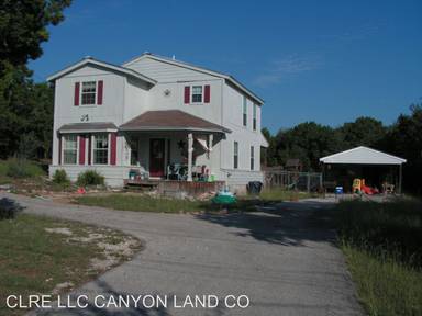 Main picture of 1371 Lake Blf