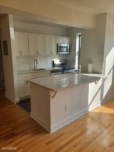Main picture of Pershing Crescent