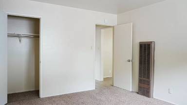 Main picture of 1045 Esplanade