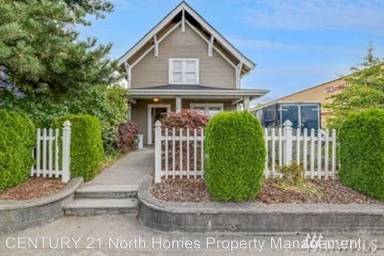 Main picture of 2713 Maple St