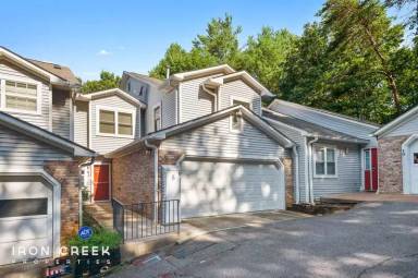 Main picture of 8 Briar Knoll Ct