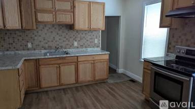 Main picture of 660 Warren Ave