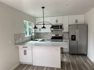 Main picture of 6905 Encino Ave