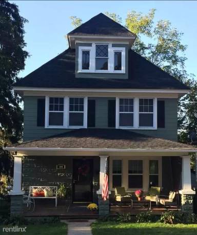 Main picture of 508 School St