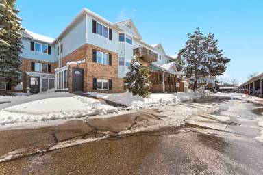 Main picture of 233 Pinewood Cir