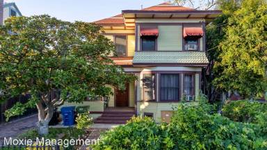 Main picture of 1013 W 24th St