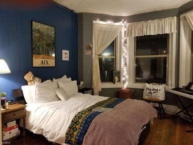 Main picture of 881 Huntington Ave