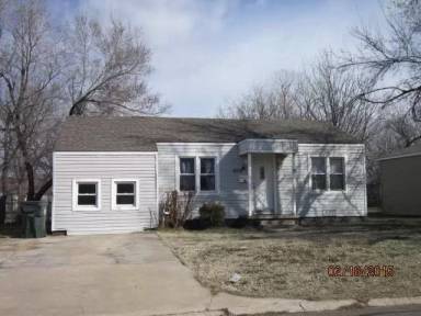 Main picture of 219 E Douglas Dr