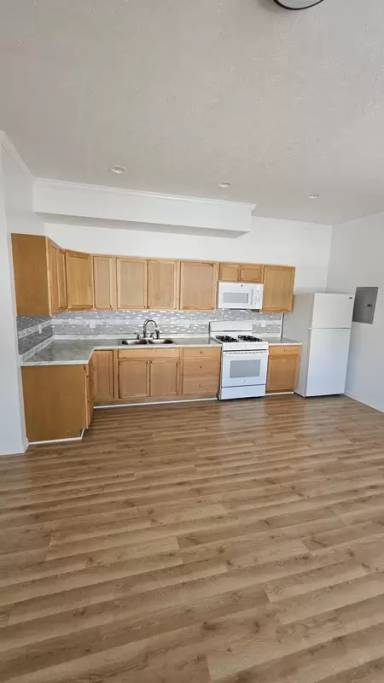 Main picture of 11 1/2 S Washington St