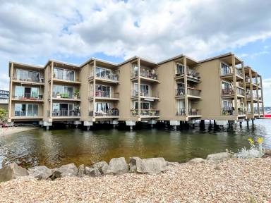 Main picture of 65 Kirkland Ave