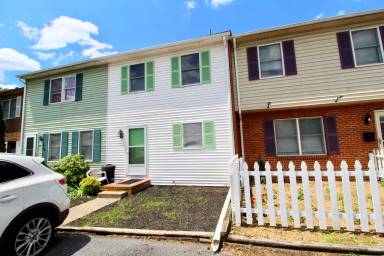 Main picture of 882 Vine St