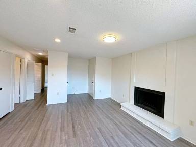 Main picture of 5121 Everett Ln